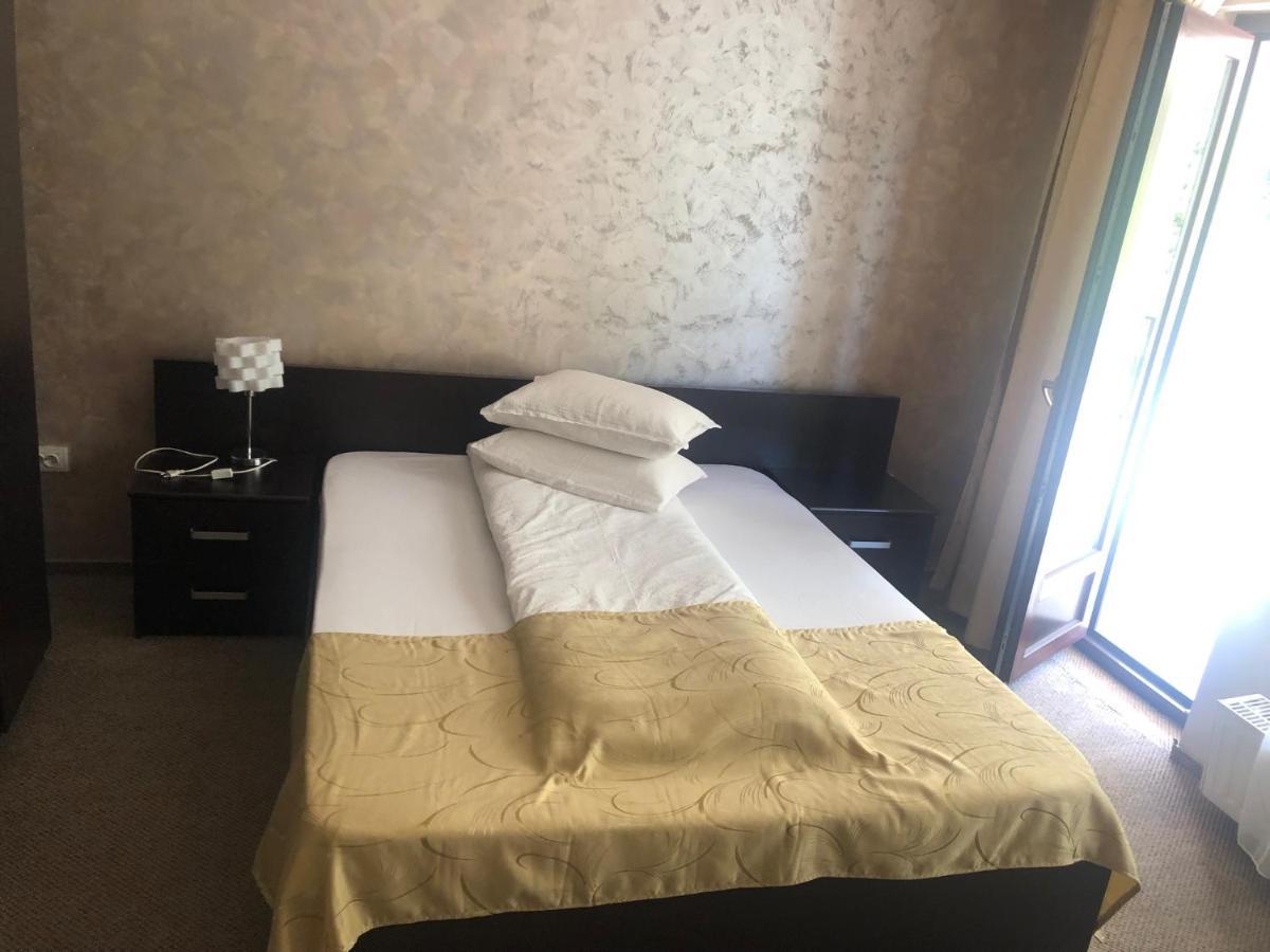 Pensiunea Popasul Ursilor Chiscau Экстерьер фото